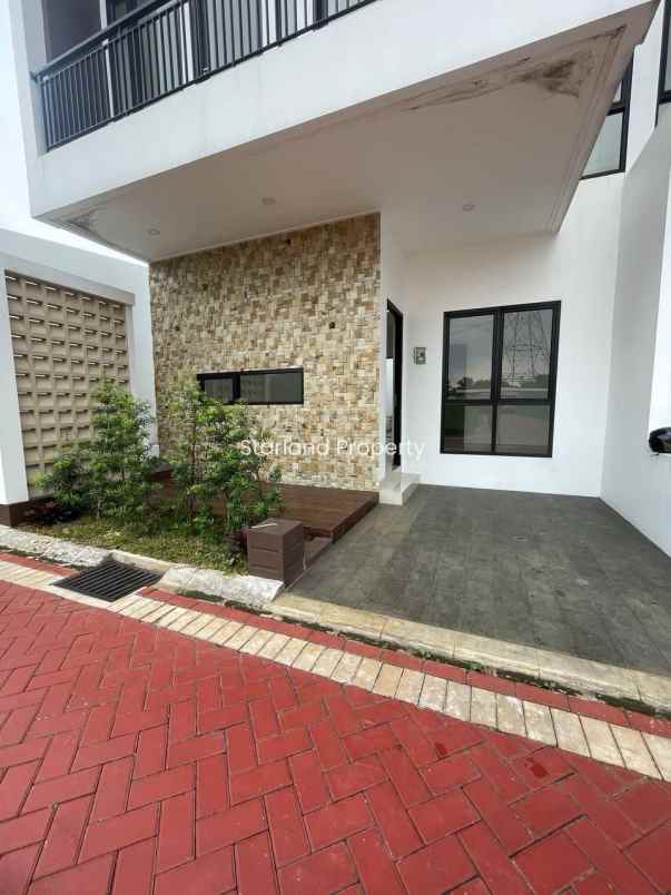 dijual rumah jalan raya pamulang barat