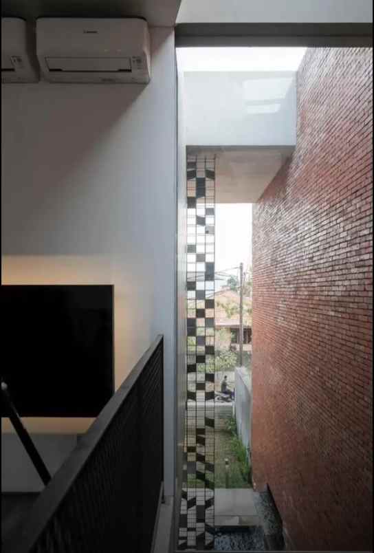 dijual rumah jalan raya pesanggrahan