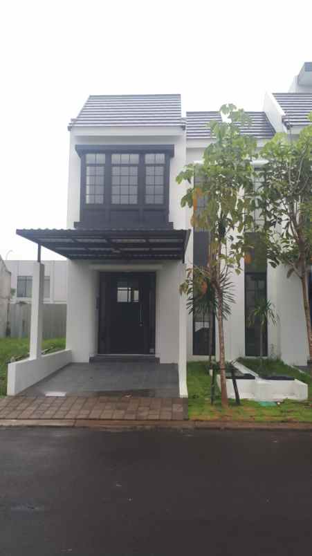dijual rumah jalan raya petiken