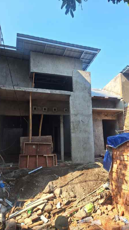dijual rumah jatisari mijen
