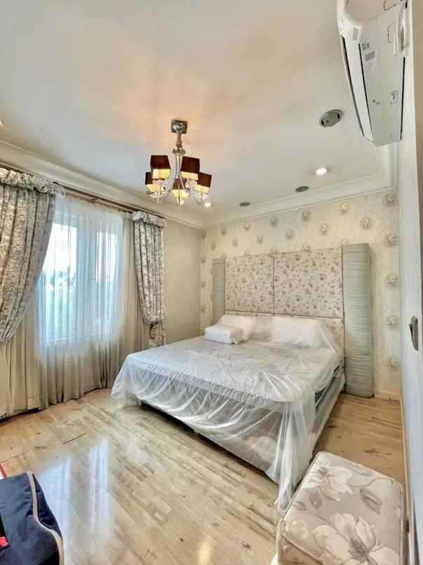 dijual rumah jemursari regency