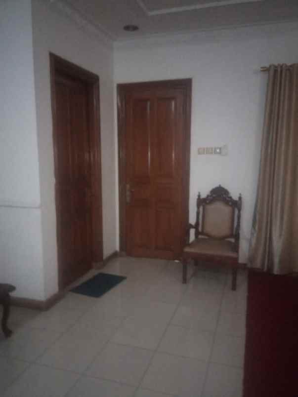 dijual rumah jl aem baris raya kebon