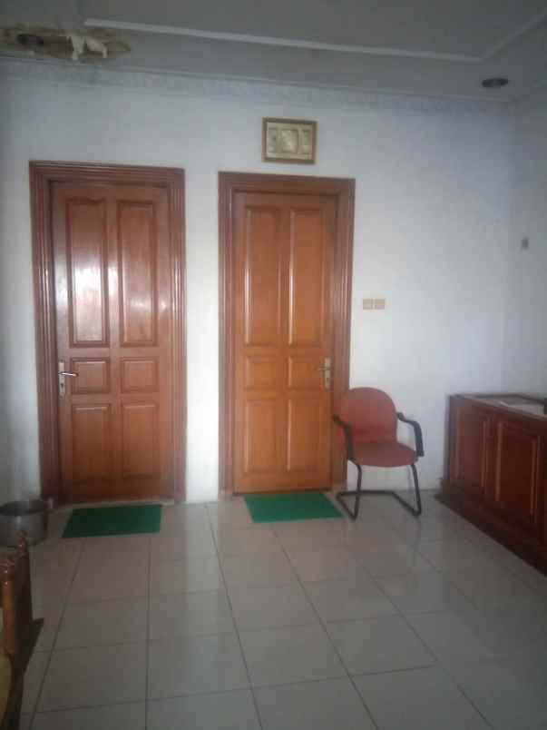 dijual rumah jl aem baris raya kebon