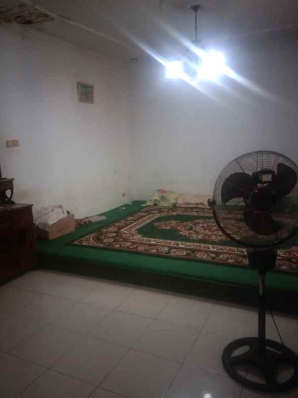 dijual rumah jl aem baris raya kebon