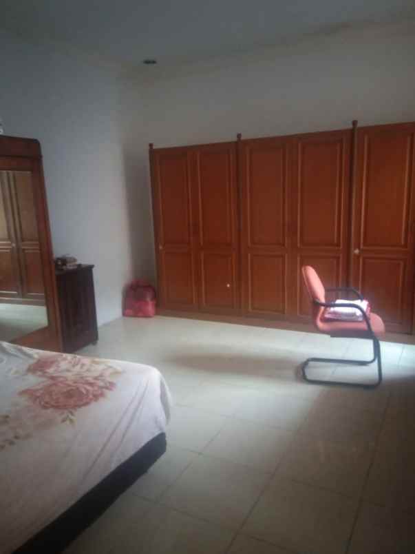 dijual rumah jl aem baris raya kebon