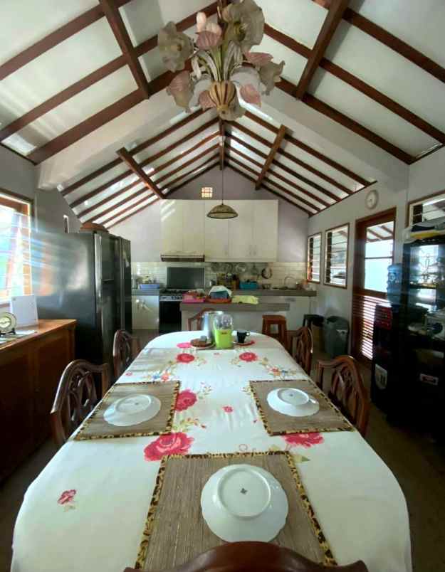 dijual rumah jl dago atas