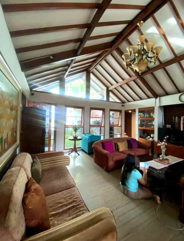 dijual rumah jl dago atas