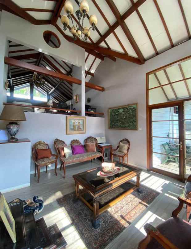 dijual rumah jl dalem wangi dago