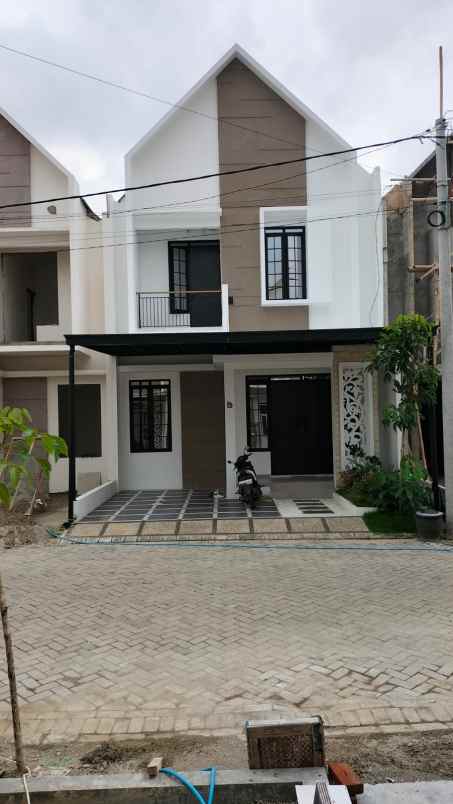 dijual rumah jl doplang purbosuman ponorogo