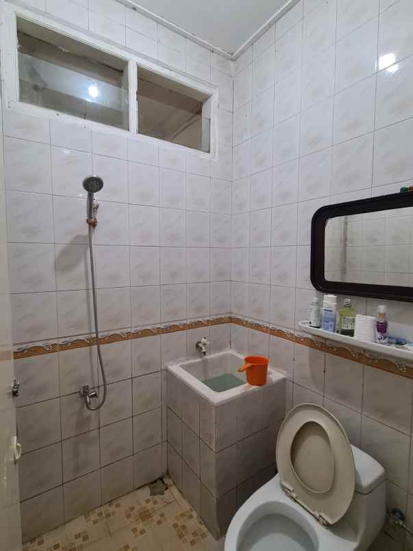 dijual rumah jl eramas 2000 pulogebang