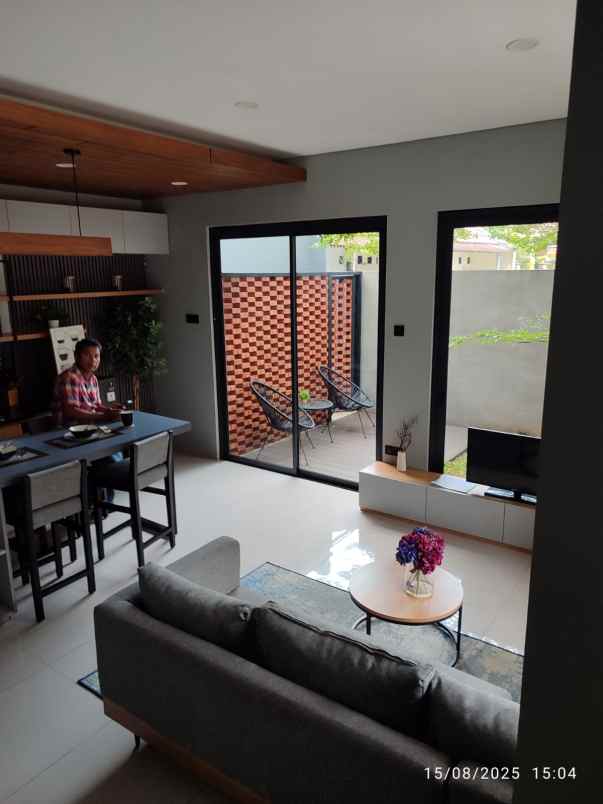 dijual rumah jl h asmawi