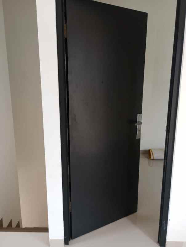 dijual rumah jl kalisari raya pasar