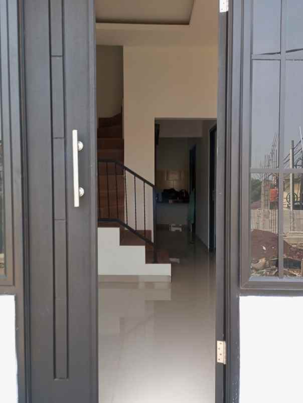 dijual rumah jl kalisari raya pasar