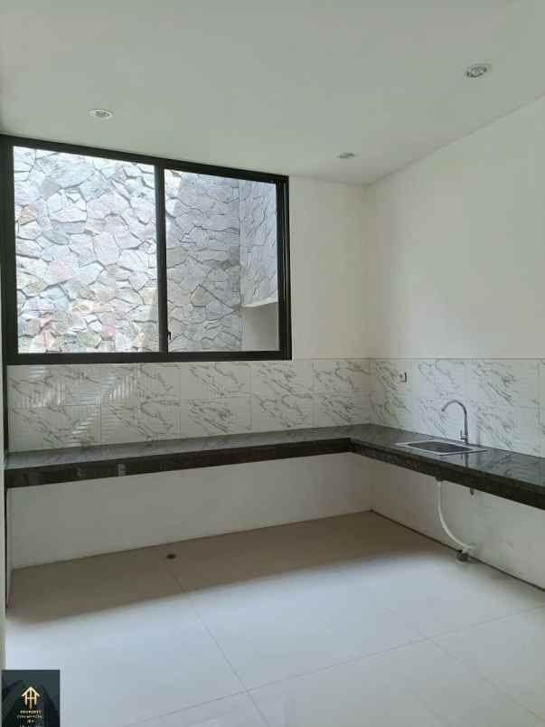 dijual rumah jl komplek perumahan