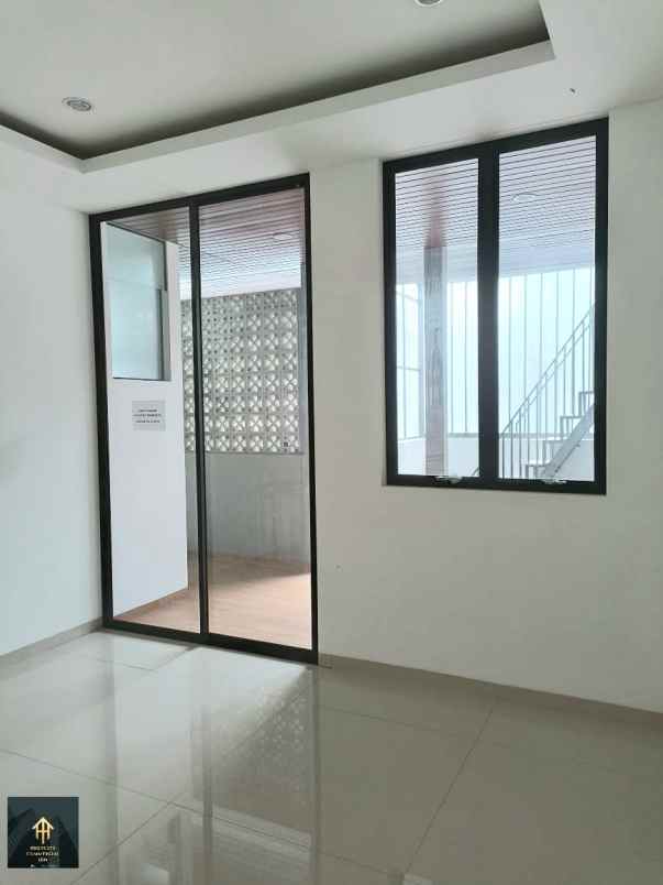 dijual rumah jl komplek perumahan