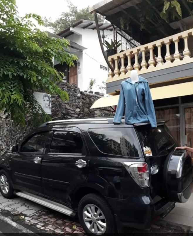 dijual rumah jl lempongsari timur