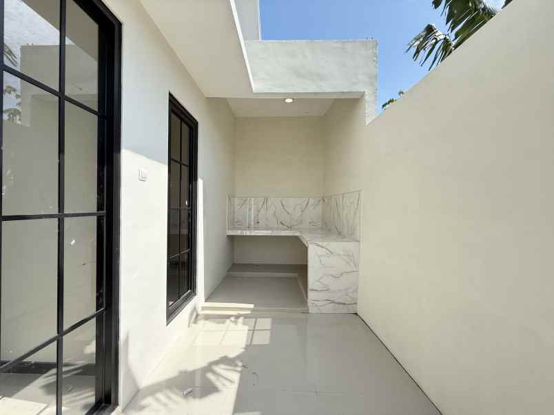 dijual rumah jl masjid sidowayah