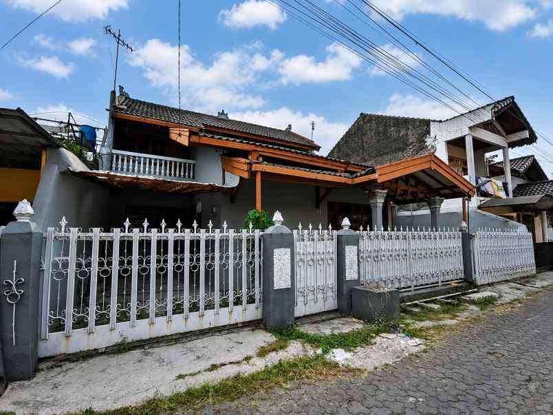 dijual rumah jl merkuri tata surya