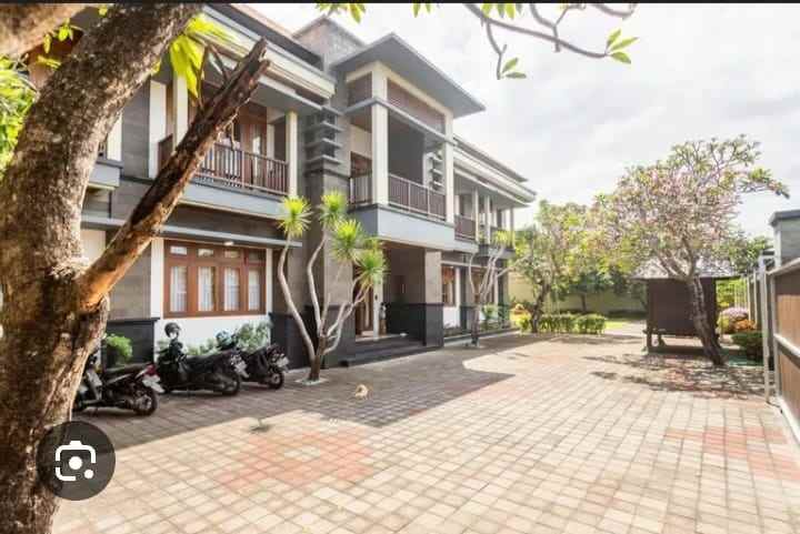 dijual rumah jl mohammad yamin renon