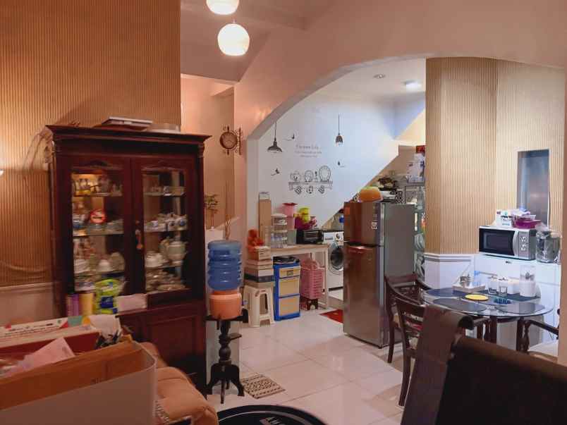 dijual rumah jl moren baturan colomadu