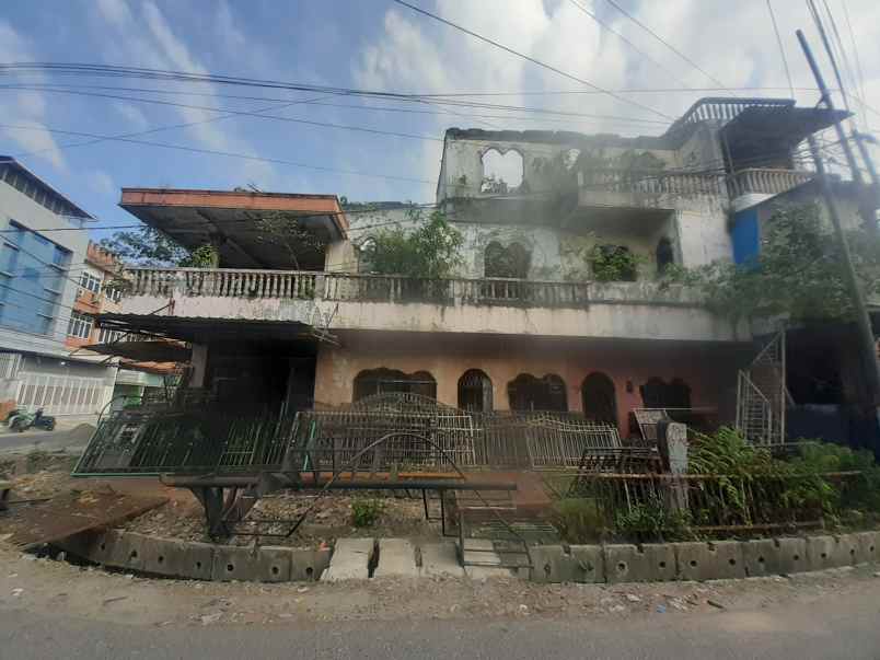 dijual rumah jl pahlawan no 37 38