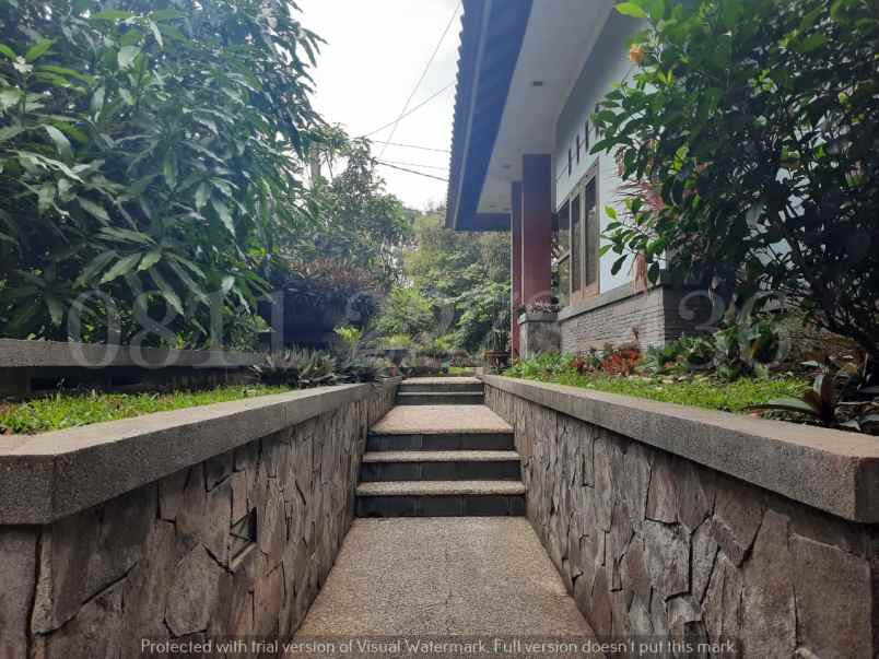 dijual rumah jl pesantren