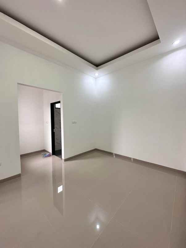 dijual rumah jl raya ciracas kelapa dua 6