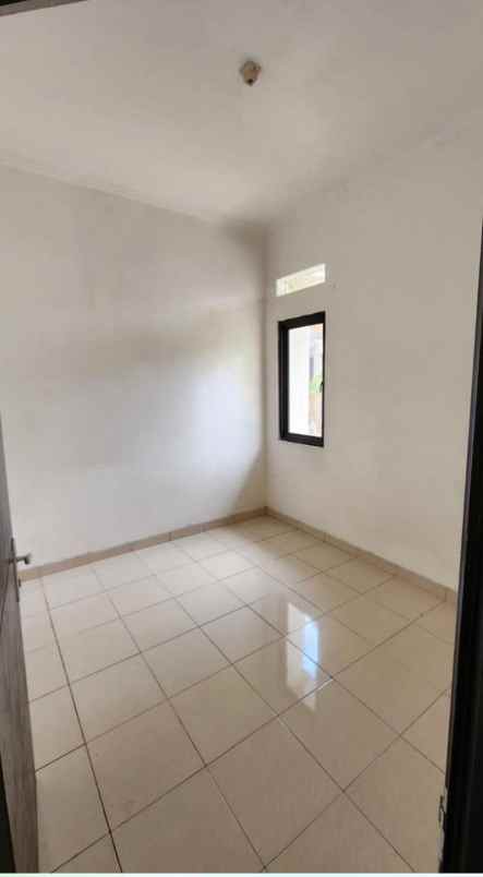 dijual rumah jl raya jakarta bogor
