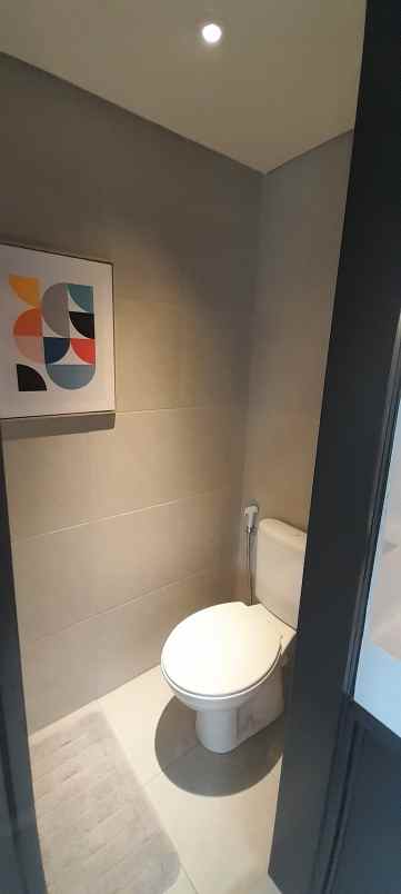 dijual rumah jl raya legok