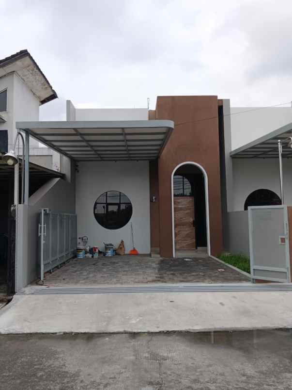 dijual rumah jl saung bandrek ciganitri
