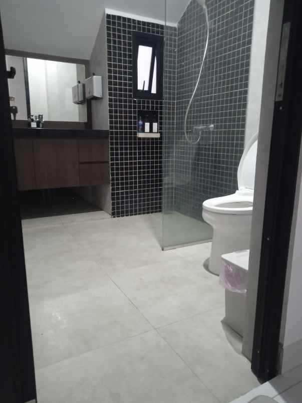 dijual rumah jl setiabudi