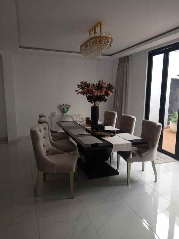 dijual rumah jl setiabudi