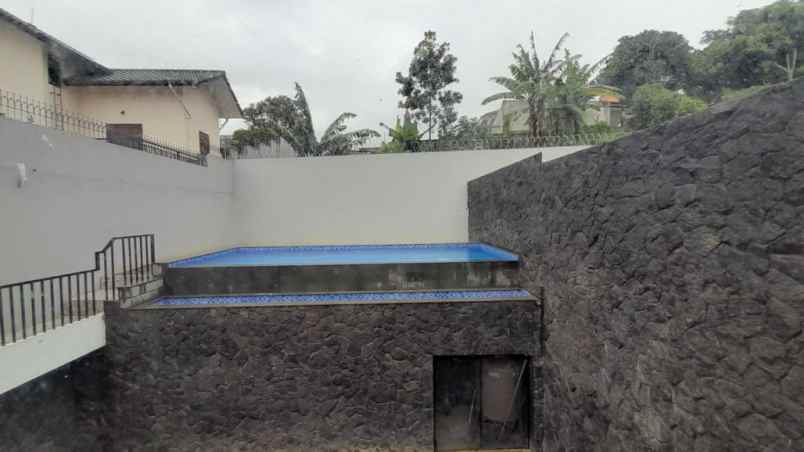 dijual rumah jl setiabudi