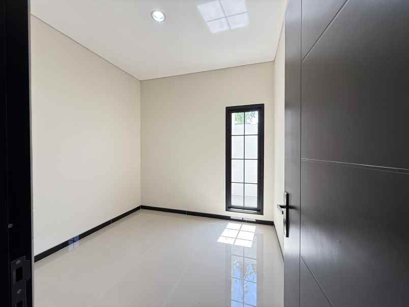 dijual rumah jl sidowayah kolursari