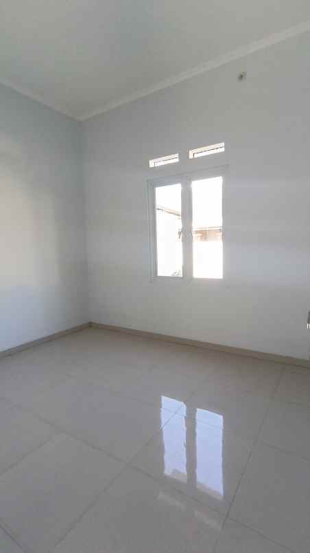 dijual rumah jl untung suropati