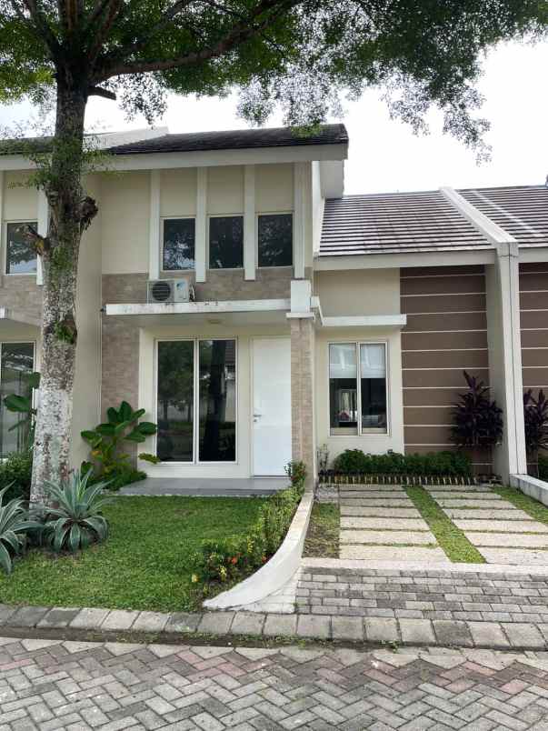 dijual rumah jln chandradimuka bapelkes