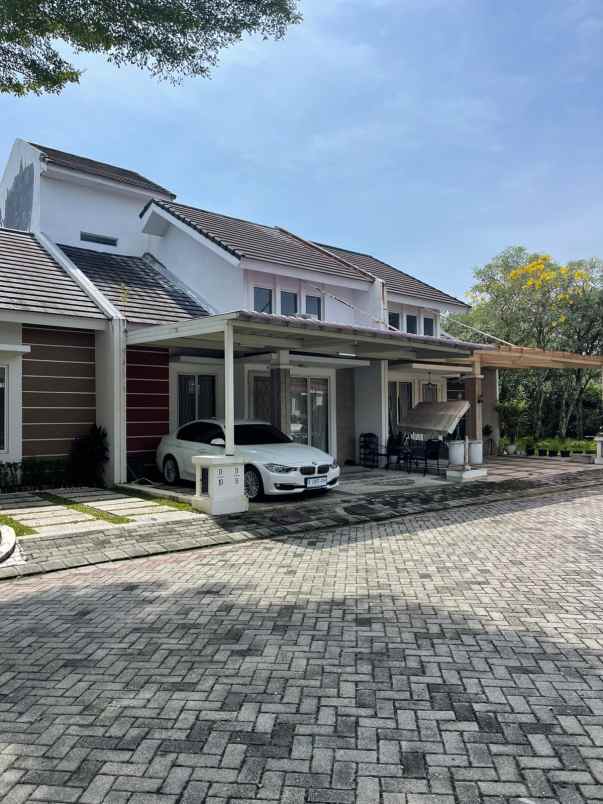 dijual rumah jln chandradimuka bapelkes
