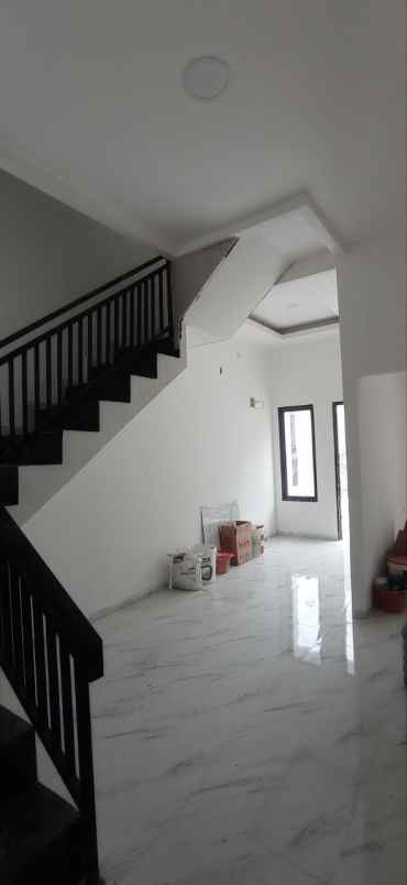 dijual rumah jln raya cilangkap baru