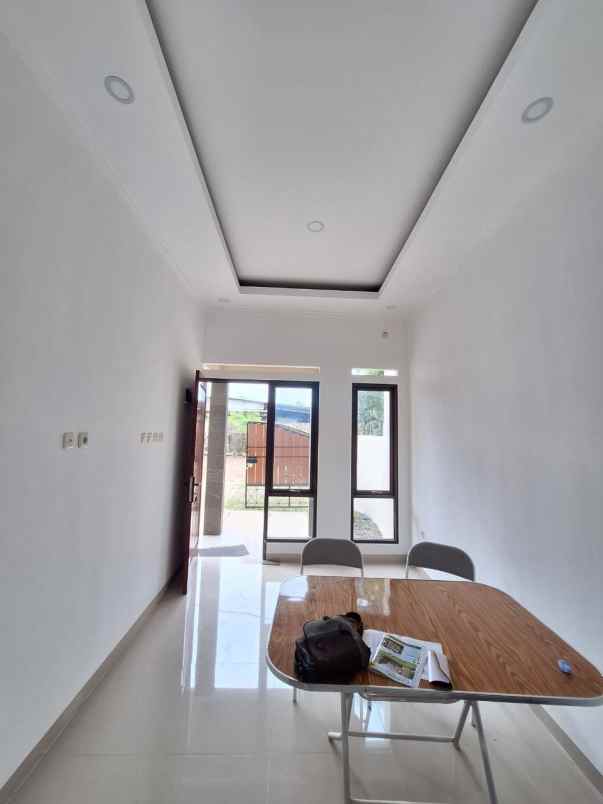 dijual rumah jln salak pamulang