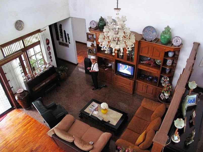 dijual rumah kaveling deplu adam malik