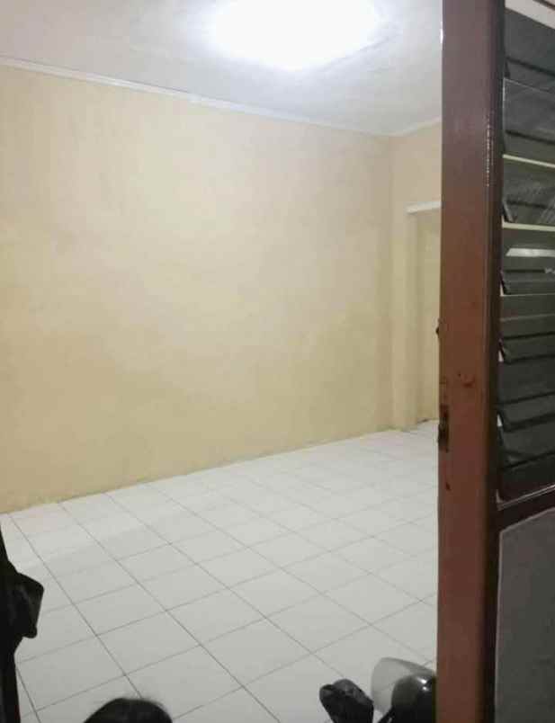 dijual rumah kemlaten karangpilang