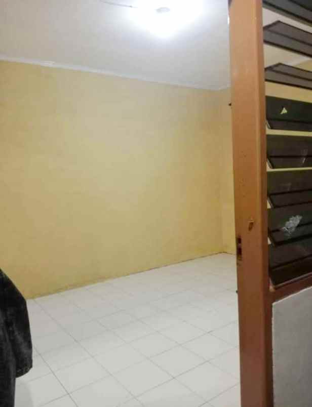 dijual rumah kemlaten karangpilang
