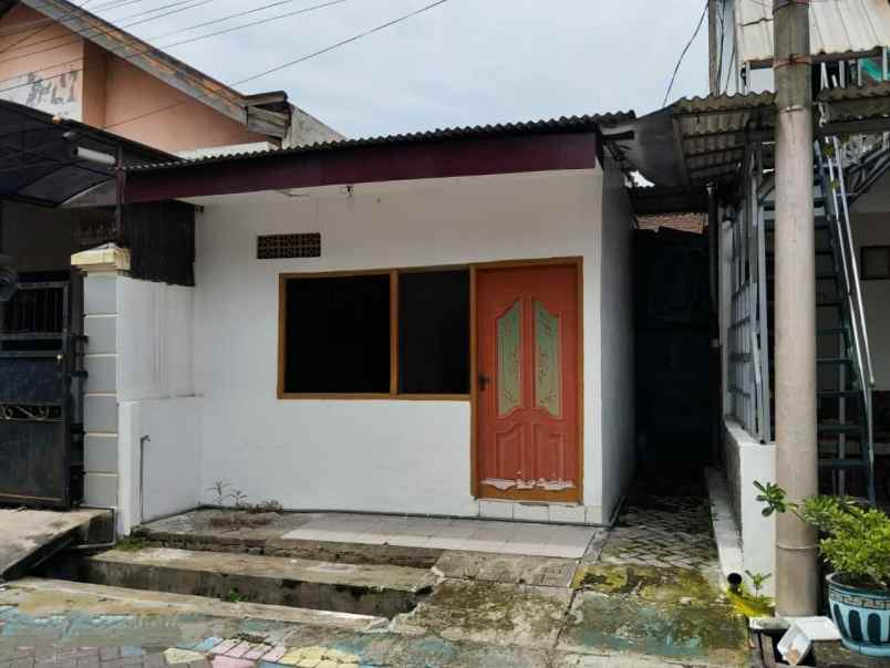 dijual rumah kemlaten karangpilang