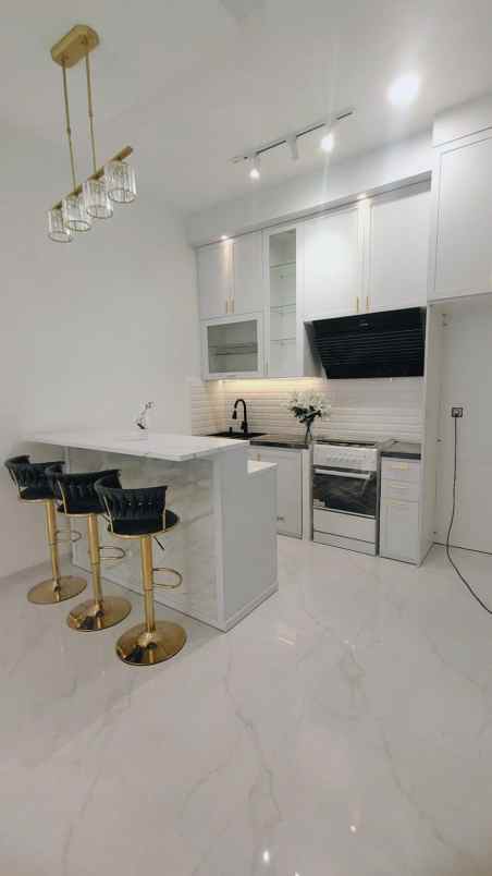 dijual rumah kencana loka bsd city tangsel