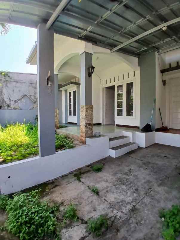 dijual rumah kln raya tole iskandar depok