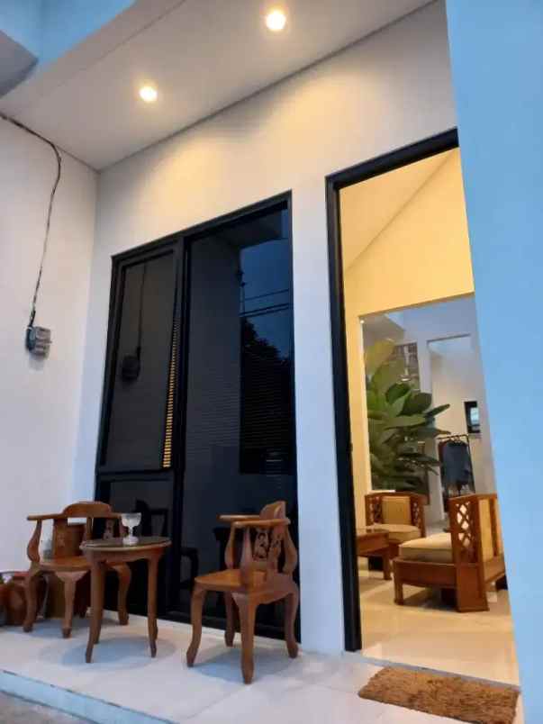 dijual rumah komplek adipura cluster