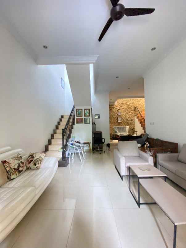 dijual rumah komplek al duren sawit