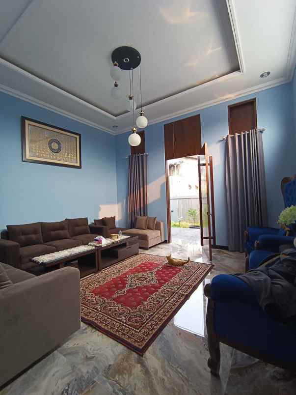 dijual rumah komplek deplu pondok aren