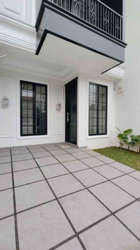 dijual rumah komplek griya loka bsd city