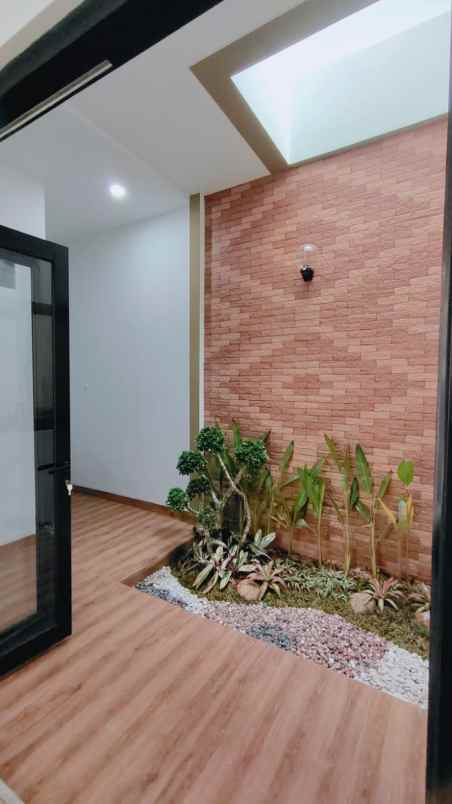 dijual rumah komplek nusa loka bsd